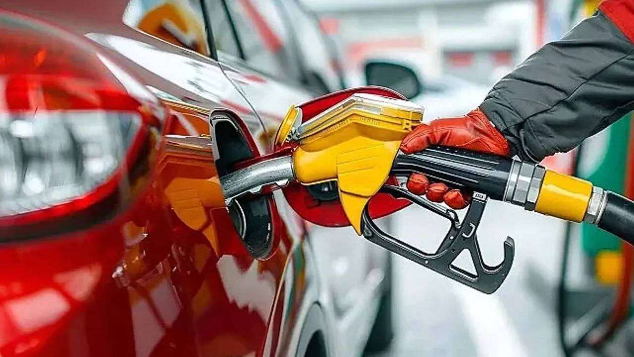 Akaryakıtta Salı düzenlemesi, motorine dev indirim: Gece yarısı fiyatlar değişti! (6 Ekim 2026) 5